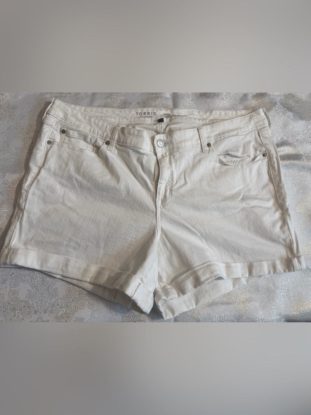 Women’s Plus Size Torrid White Denim Cuffed Shorts